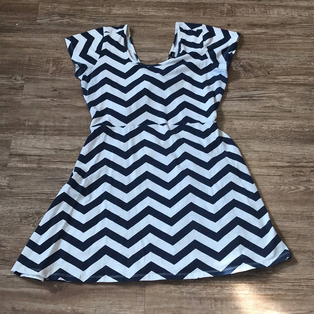 5/$20 Dresses: Navy and White Chevron Mini Dress